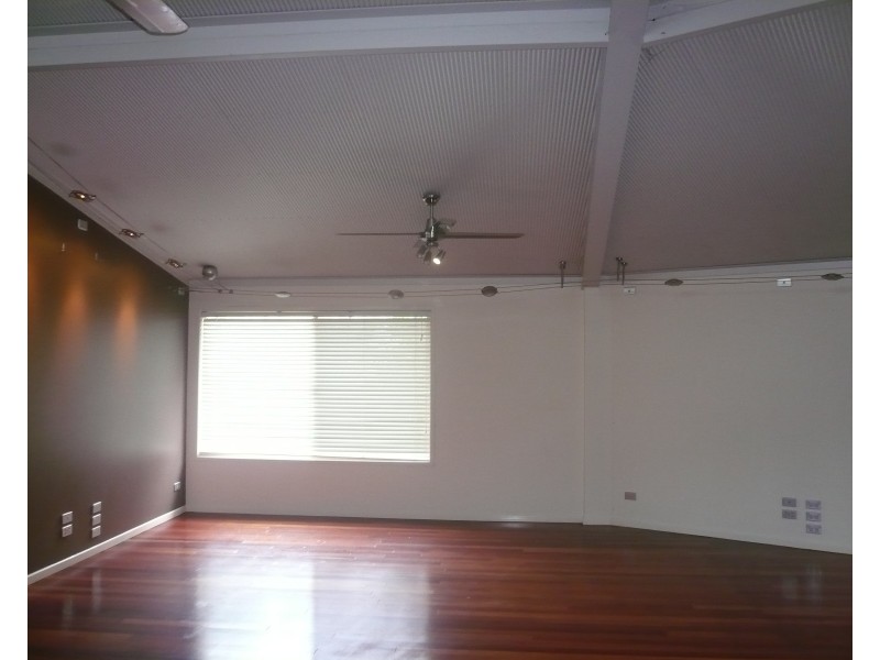 10-12 Donald St, Macleay Island QLD 4184