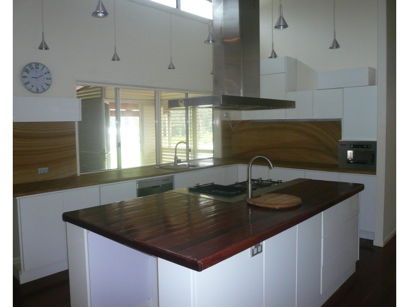 10-12 Donald St, Macleay Island QLD 4184