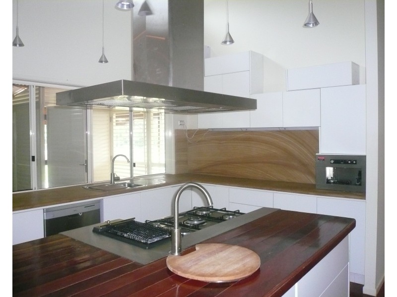 10-12 Donald St, Macleay Island QLD 4184