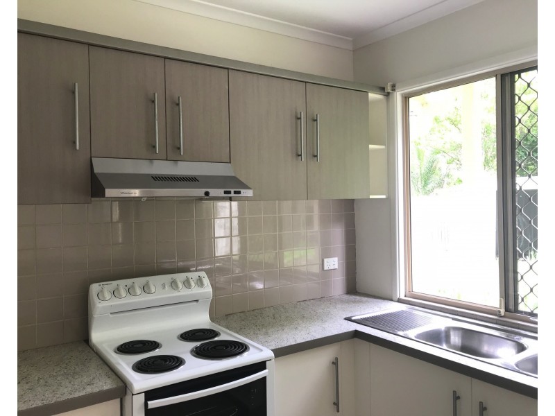3 Betty St, Macleay Island QLD 4184