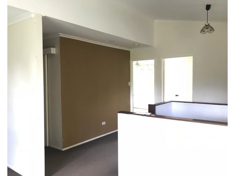 3 Betty St, Macleay Island QLD 4184