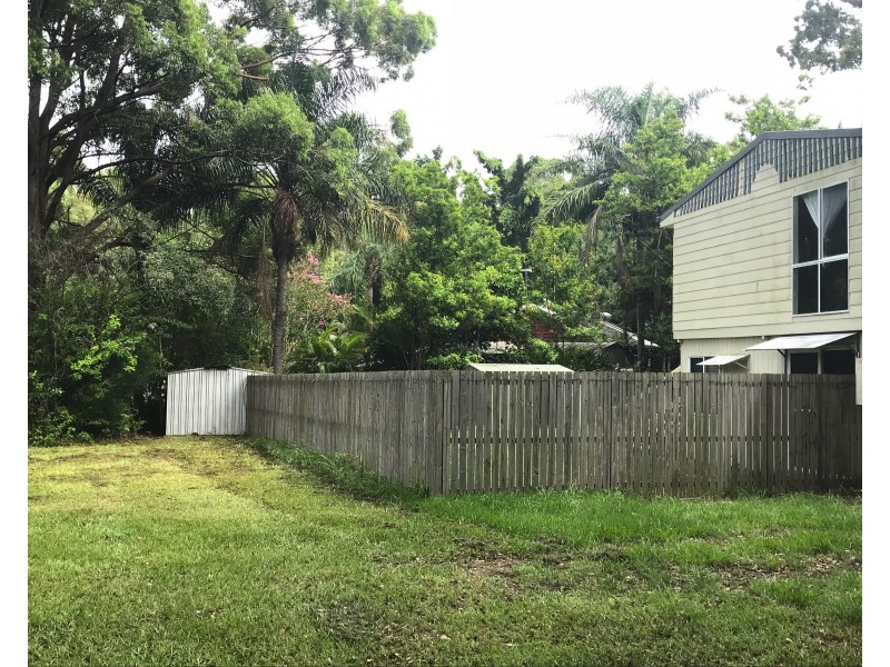 3 Betty St, Macleay Island QLD 4184