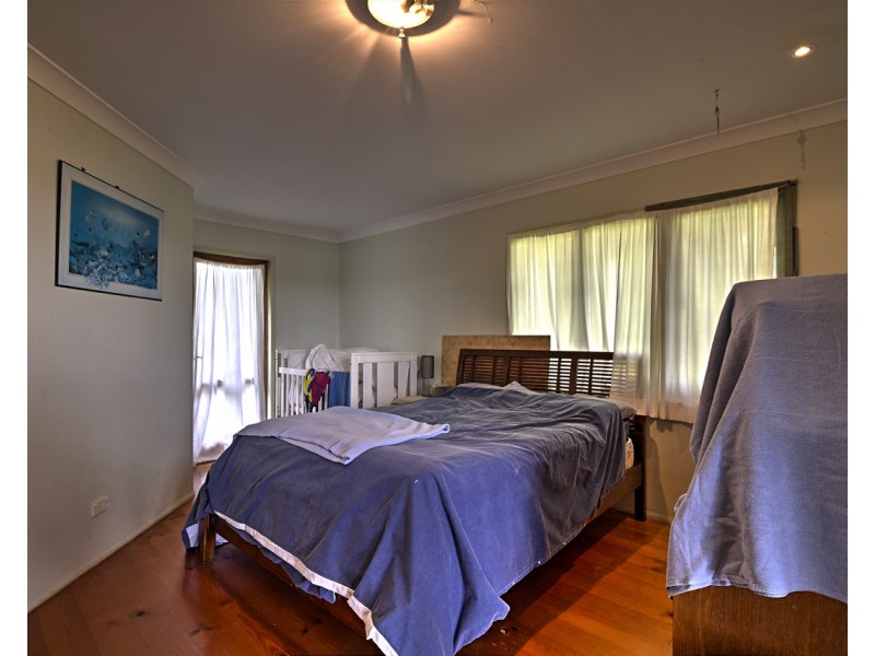12 Russell Tce, Macleay Island QLD 4184