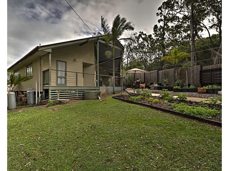 12 Russell Tce, Macleay Island QLD 4184