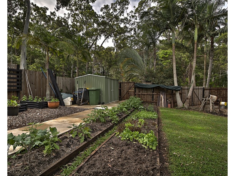 12 Russell Tce, Macleay Island QLD 4184