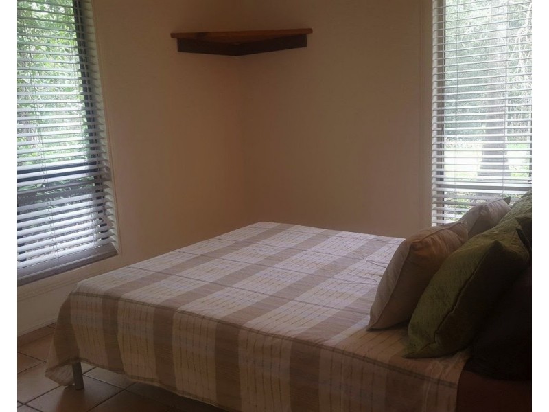 22 Nugent St, Macleay Island QLD 4184