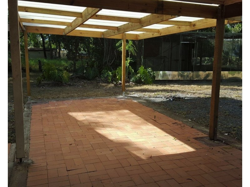 22 Nugent St, Macleay Island QLD 4184