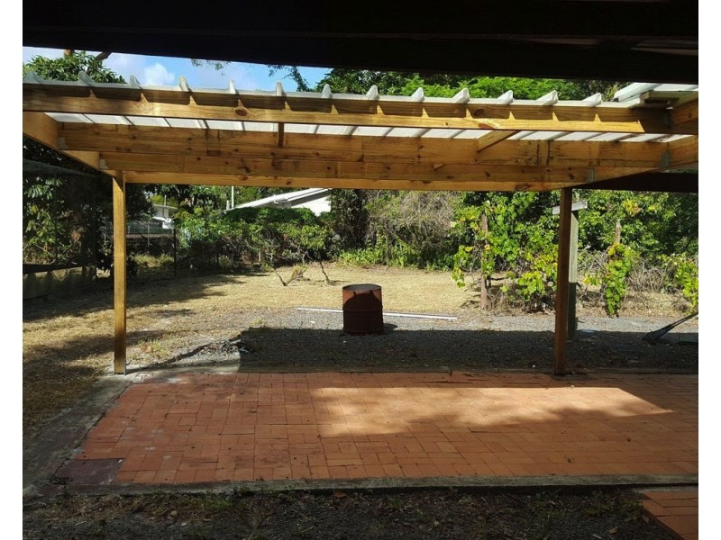 22 Nugent St, Macleay Island QLD 4184