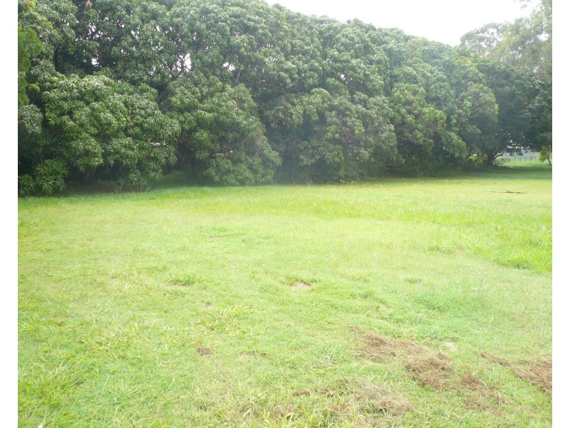 17 Betty St, Macleay Island QLD 4184