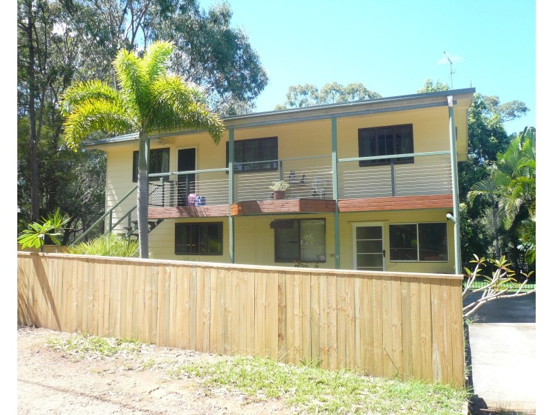16 Mawson St, Macleay Island QLD 4184