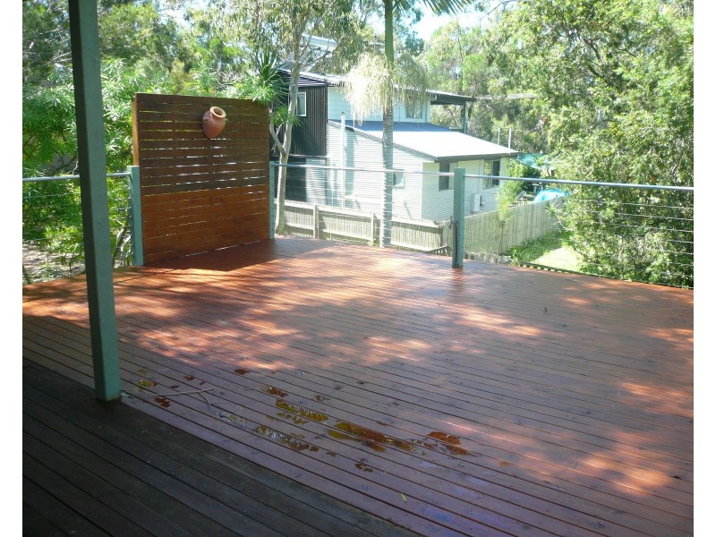 16 Mawson St, Macleay Island QLD 4184