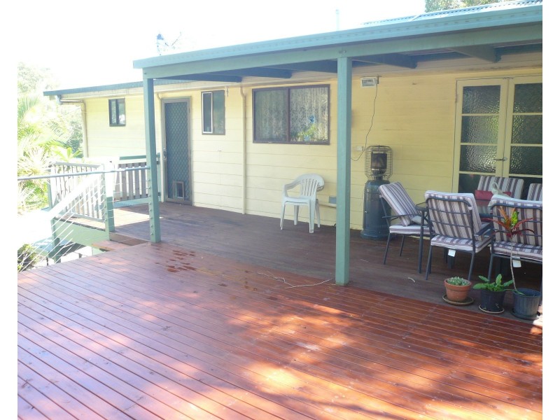 16 Mawson St, Macleay Island QLD 4184