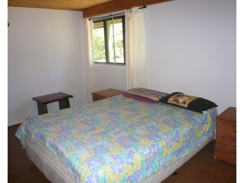 16 Mawson St, Macleay Island QLD 4184