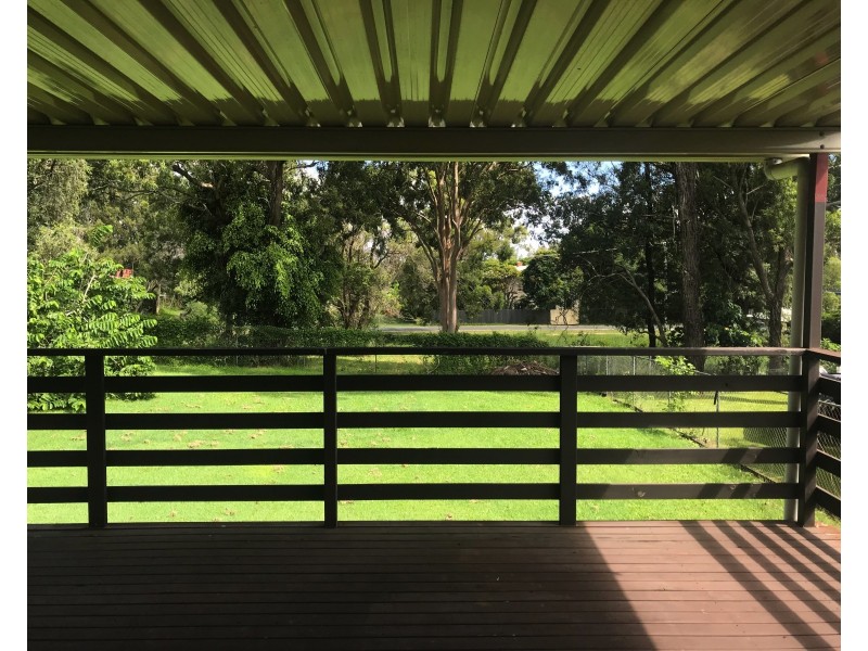 13 Michiko St, Macleay Island QLD 4184