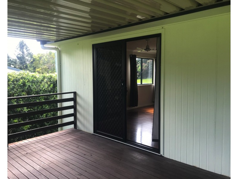 13 Michiko St, Macleay Island QLD 4184