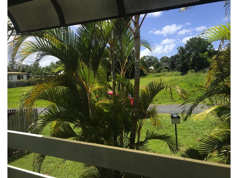 13 Michiko St, Macleay Island QLD 4184