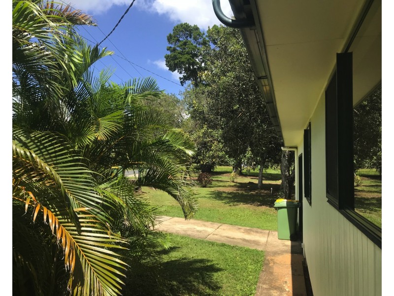 13 Michiko St, Macleay Island QLD 4184