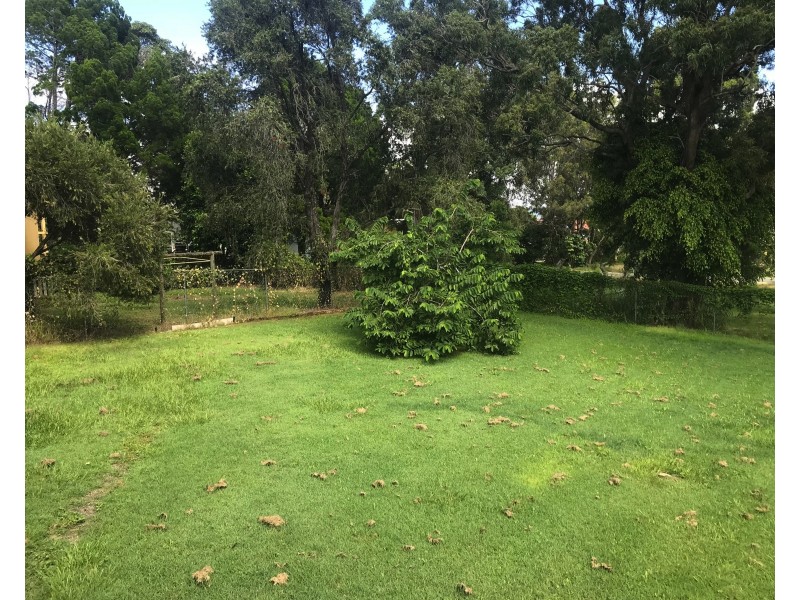13 Michiko St, Macleay Island QLD 4184