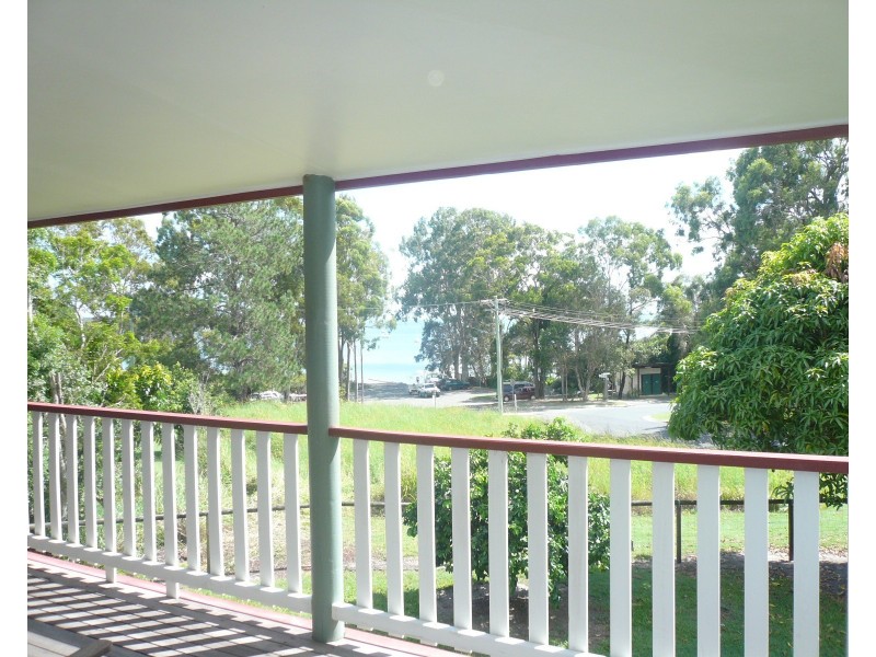 24 Dalpura St, Macleay Island QLD 4184