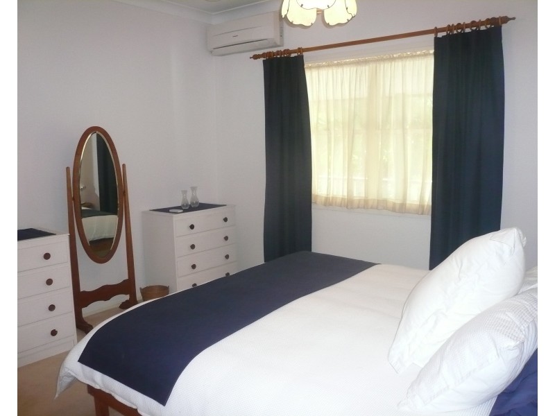 24 Dalpura St, Macleay Island QLD 4184