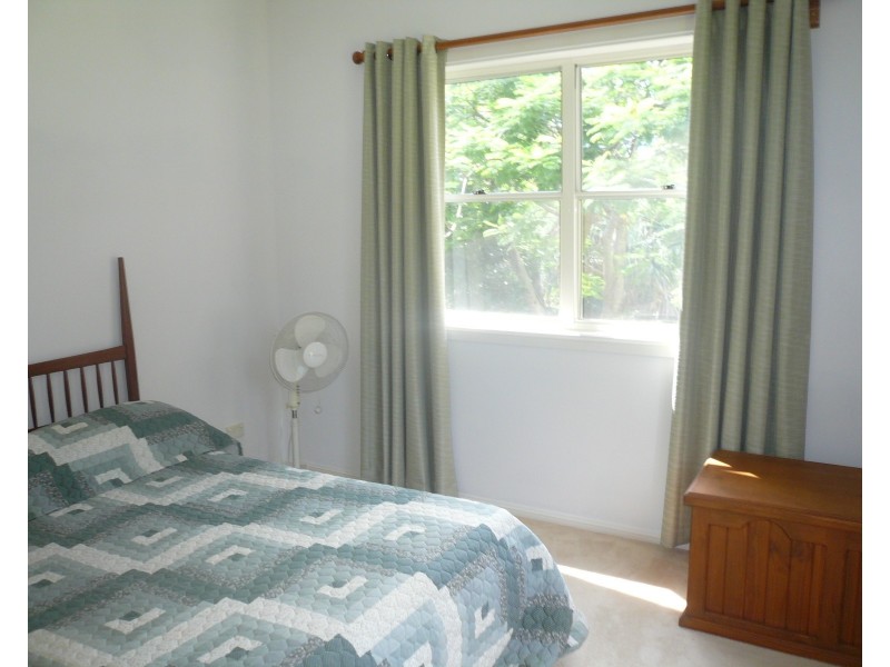 24 Dalpura St, Macleay Island QLD 4184