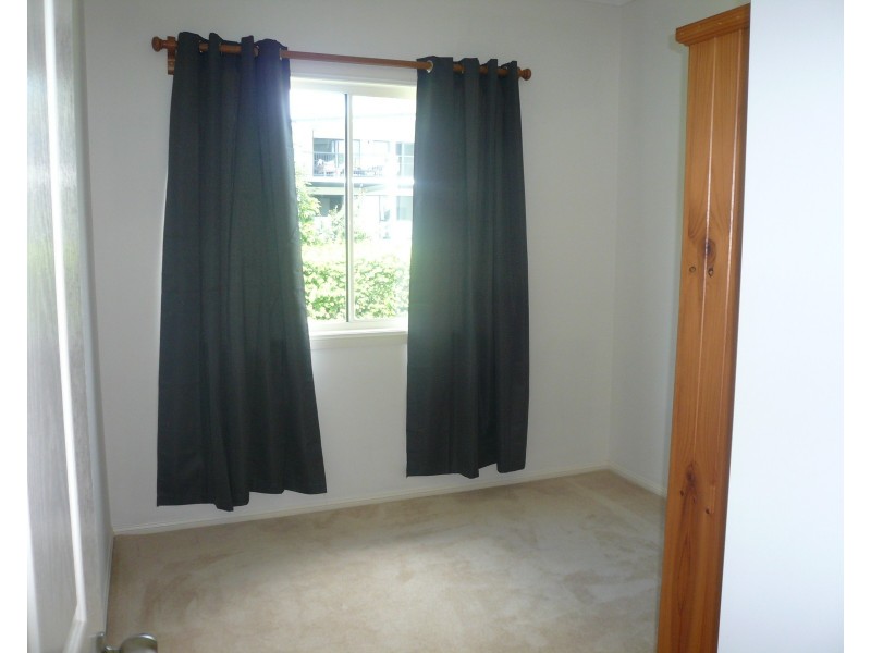 24 Dalpura St, Macleay Island QLD 4184