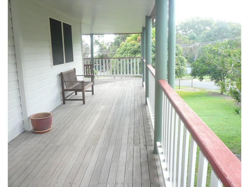 24 Dalpura St, Macleay Island QLD 4184