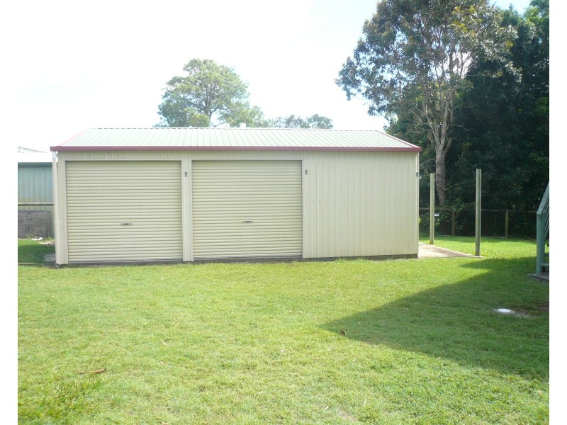 24 Dalpura St, Macleay Island QLD 4184