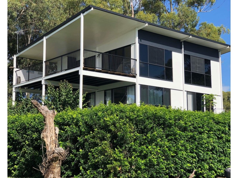 3 Kim Cres, Macleay Island QLD 4184