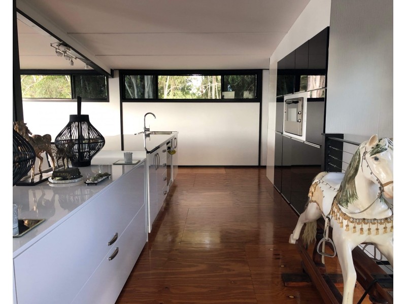 3 Kim Cres, Macleay Island QLD 4184