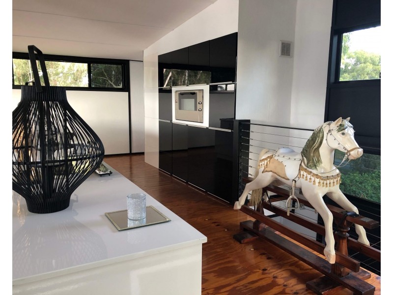 3 Kim Cres, Macleay Island QLD 4184