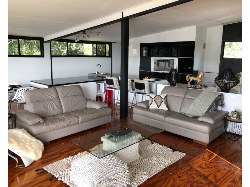 3 Kim Cres, Macleay Island QLD 4184
