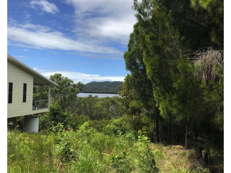 33 Aquamarine Avenue, Russell Island QLD 4184