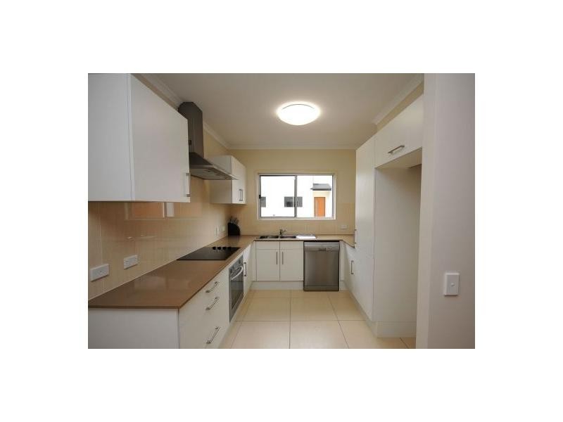 6,7,13/26 Hunter Street, Hervey Bay QLD 4655