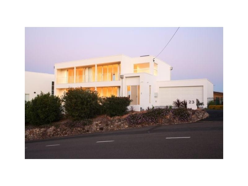 23 Tantula Road East, Alexandra Headland QLD 4572