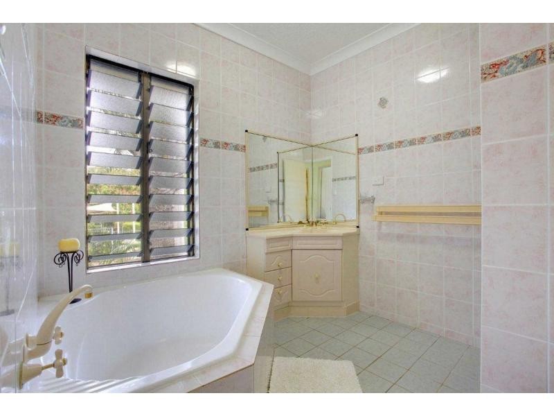 9 Mt Cradle Court, Alligator Creek QLD 4816