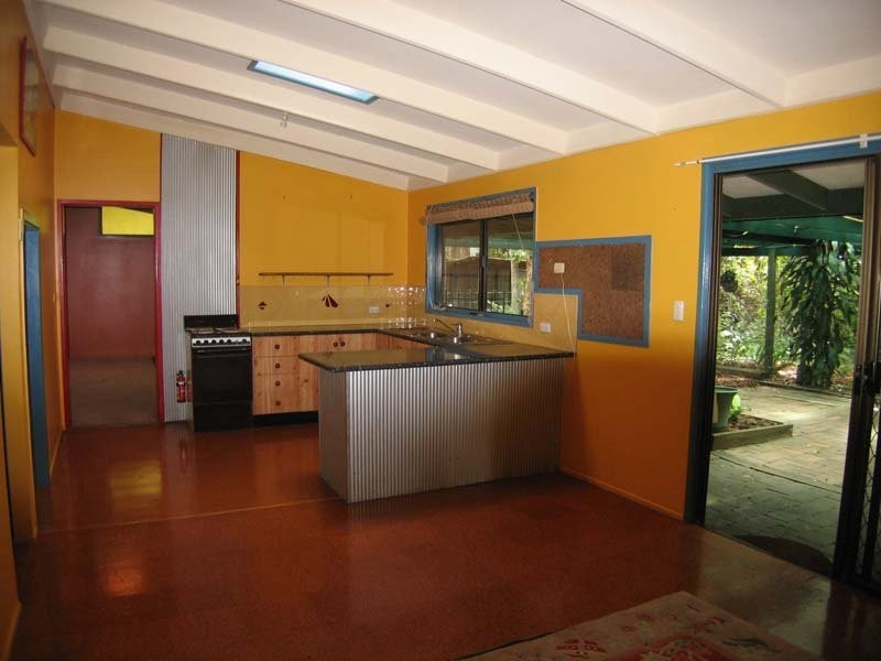 4 Hamilton Close, Mooloolah Valley QLD 4553