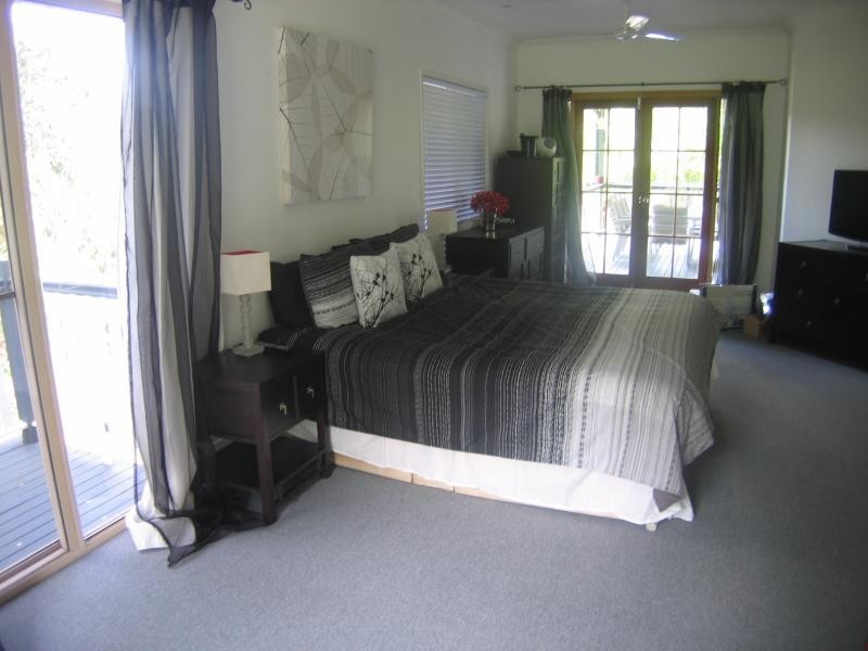 8 Lilypilly Place, Mooloolah Valley QLD 4553