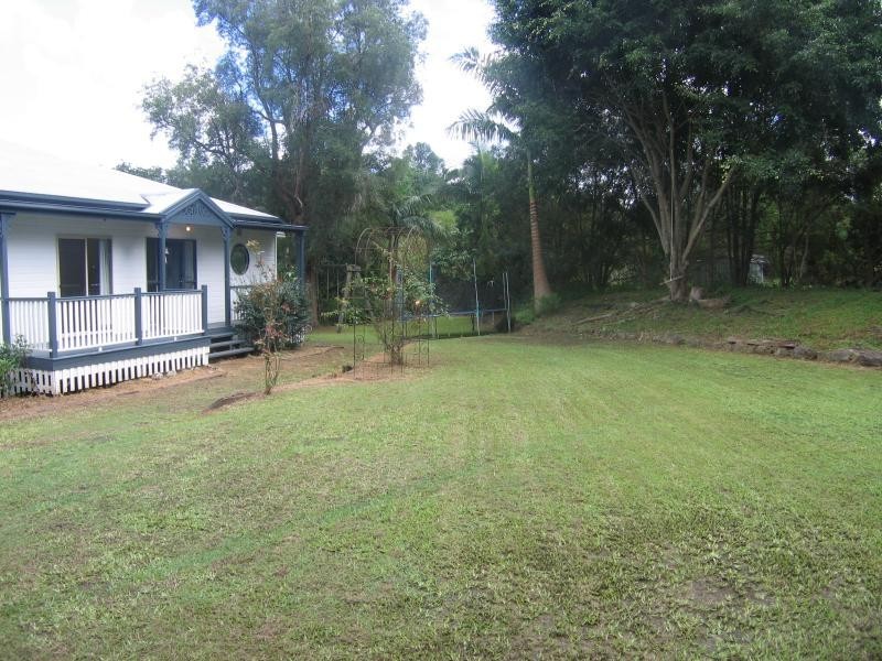 8 Lilypilly Place, Mooloolah Valley QLD 4553