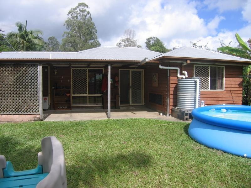 11 Mooloolah Road, Mooloolah Valley QLD 4553