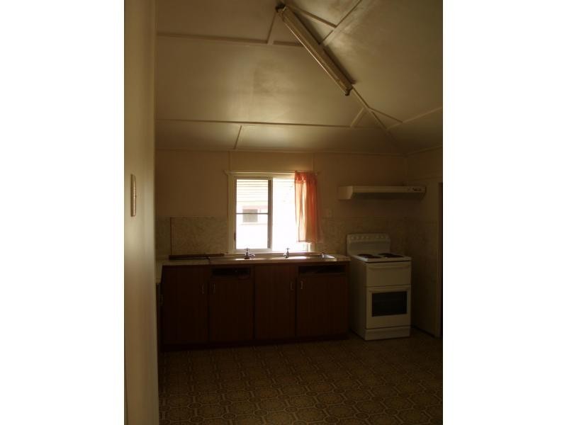 25 Ruge Street, Proserpine QLD 4800