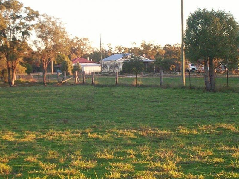 14 Bedwell Street, Yuleba QLD 4427