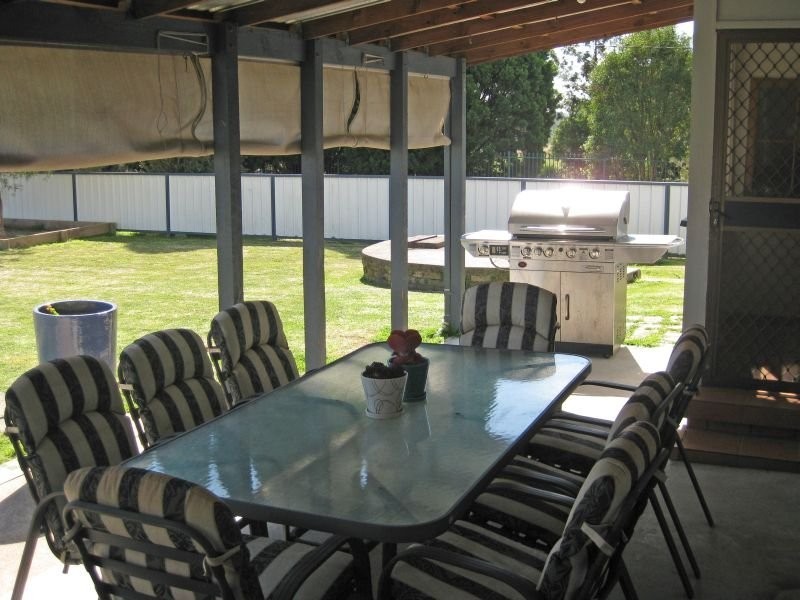 166 Sandy Creek Road, Mount Vincent NSW 2323