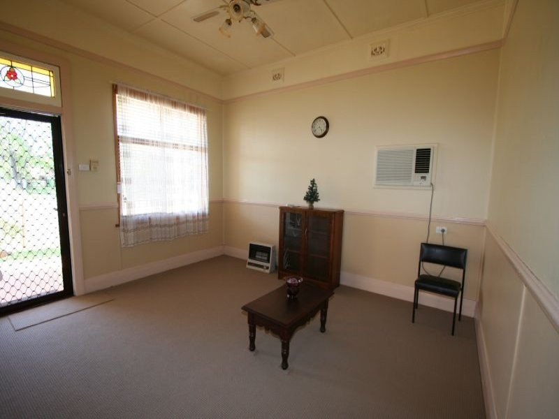 11 Daniel Street, Cessnock NSW 2325