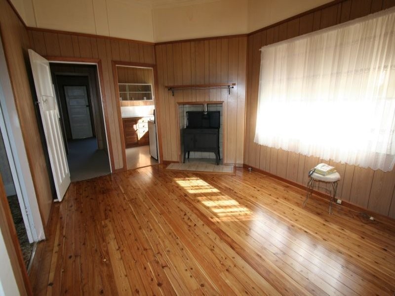 11 Daniel Street, Cessnock NSW 2325