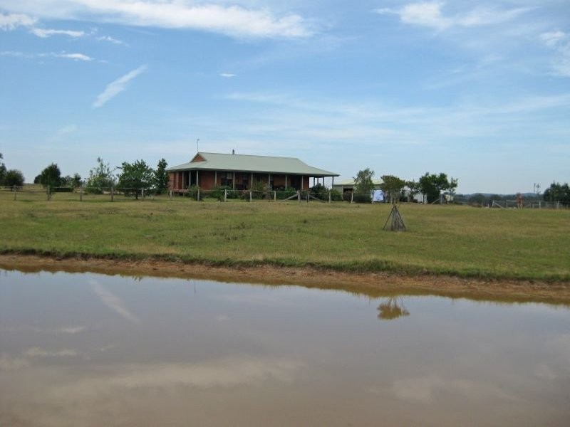 155 Barraba Lane, Quorrobolong NSW 2325