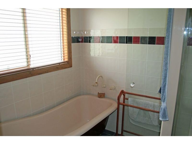 715 Swans Lane, Quorrobolong NSW 2325