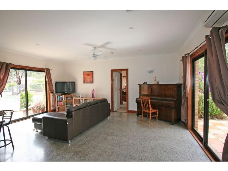 68 Rugby Street, Ellalong NSW 2325
