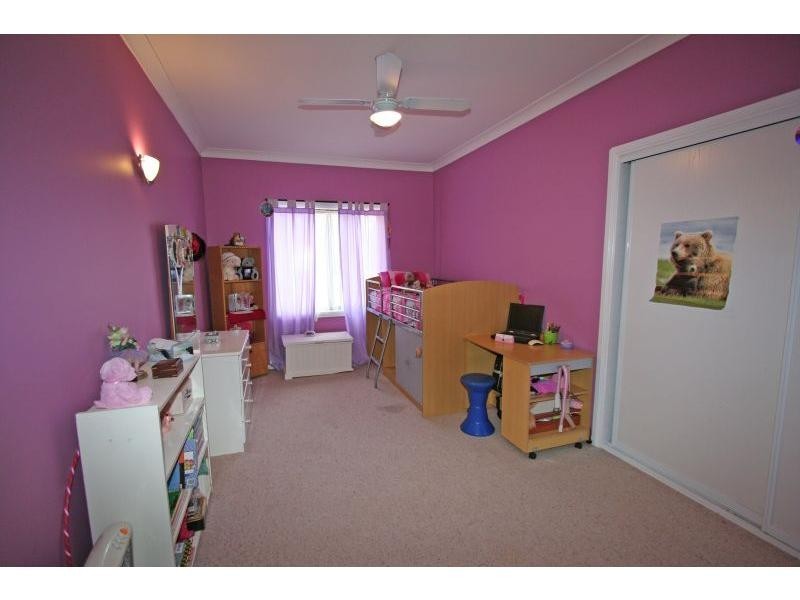 68 Rugby Street, Ellalong NSW 2325