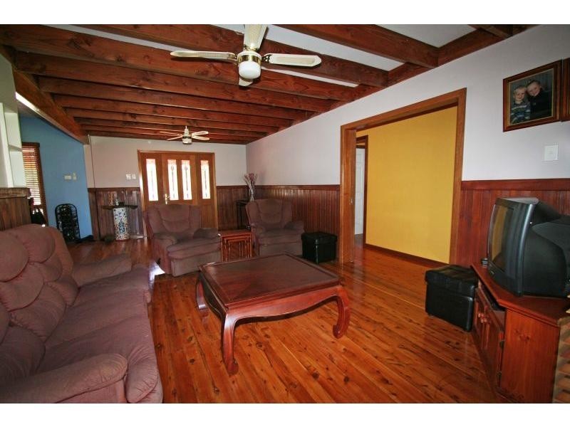 10 Bruce Street, Abernethy NSW 2325